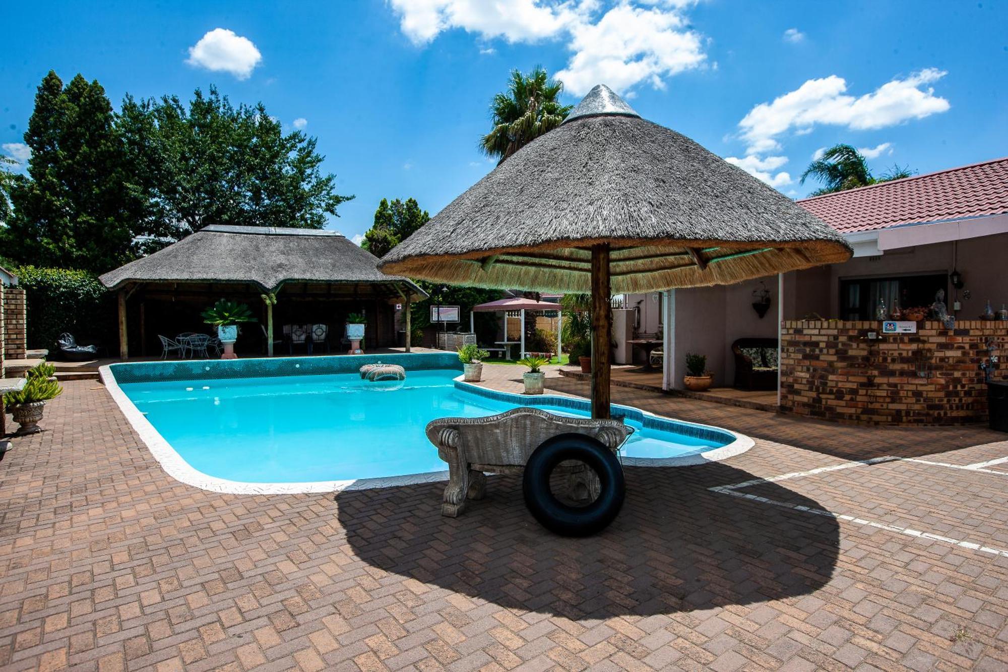 Invite Guest House - Self Catering Accommodation In Vanderbijlpark Luaran gambar