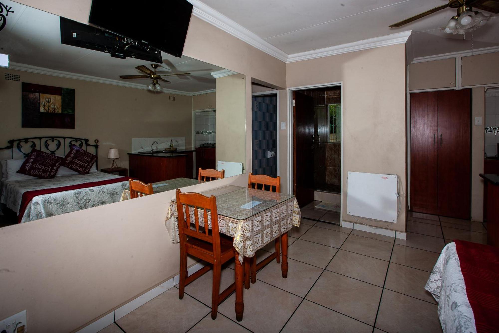 Invite Guest House - Self Catering Accommodation In Vanderbijlpark Luaran gambar