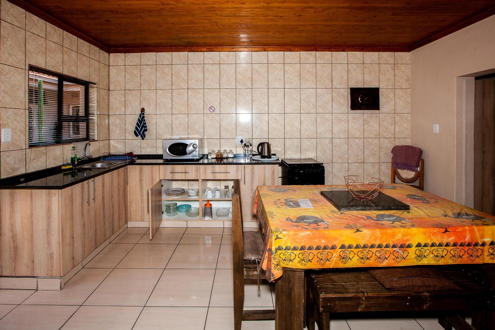 Invite Guest House - Self Catering Accommodation In Vanderbijlpark Luaran gambar