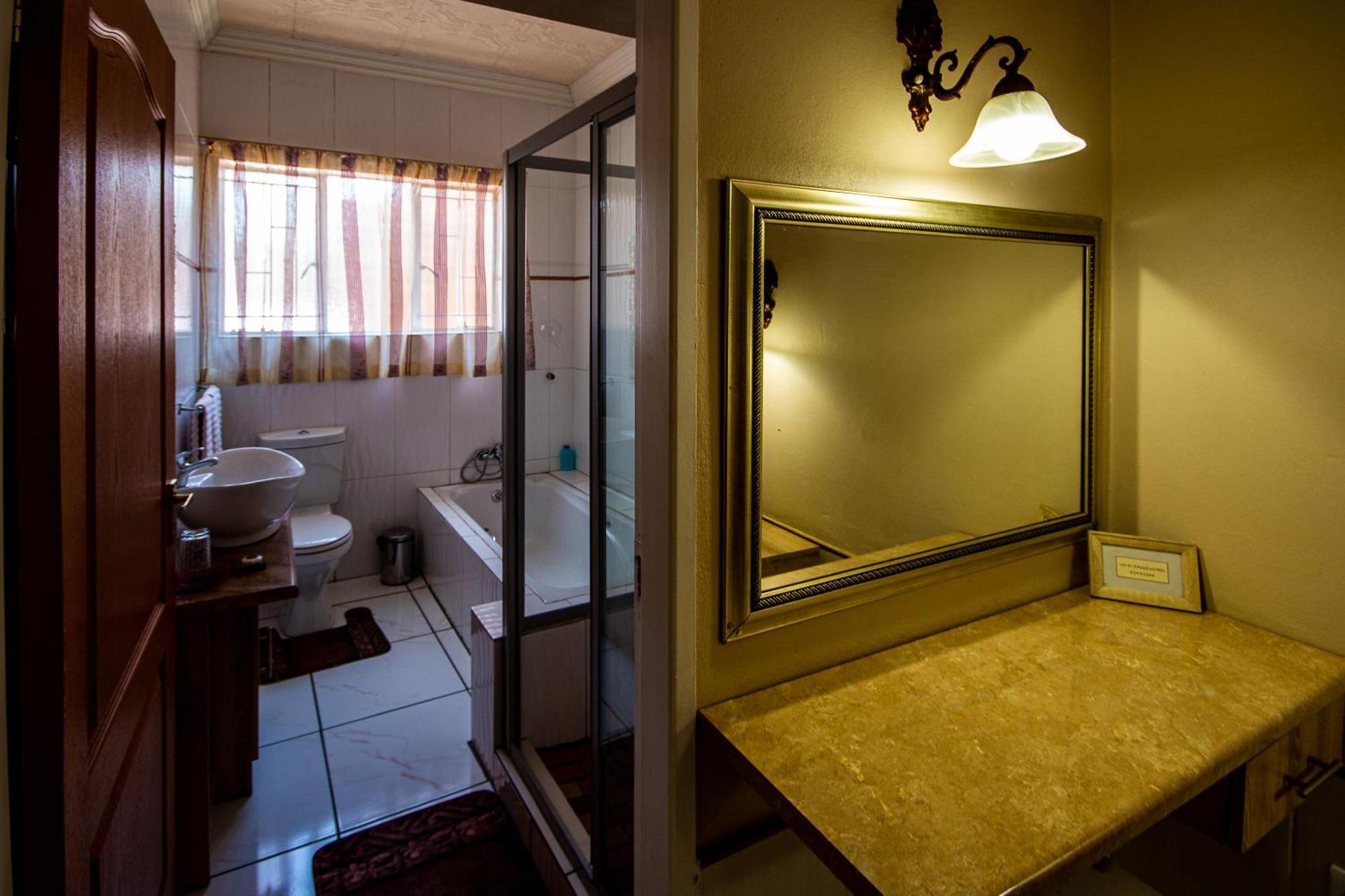 Invite Guest House - Self Catering Accommodation In Vanderbijlpark Luaran gambar