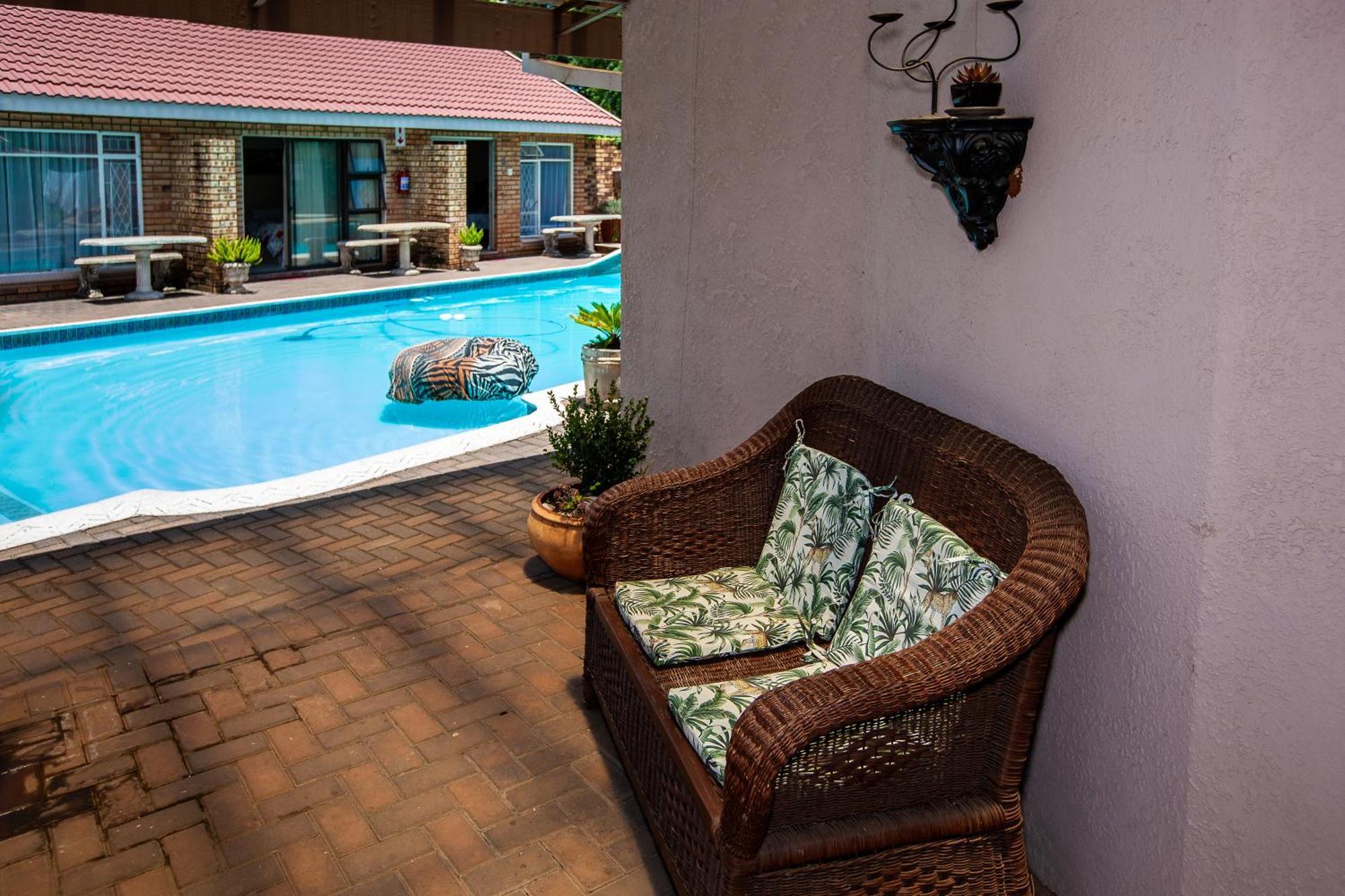 Invite Guest House - Self Catering Accommodation In Vanderbijlpark Luaran gambar