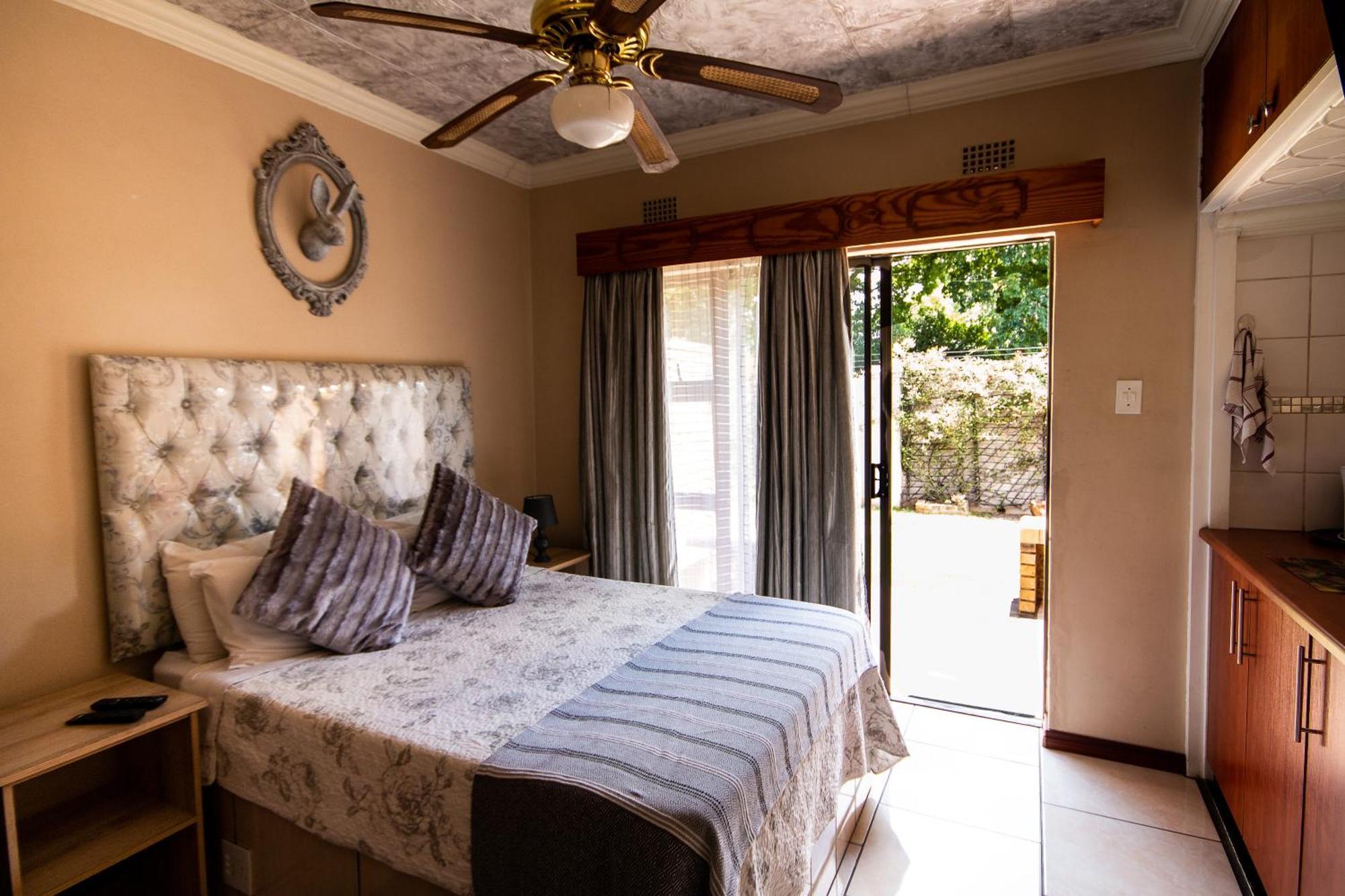 Invite Guest House - Self Catering Accommodation In Vanderbijlpark Luaran gambar