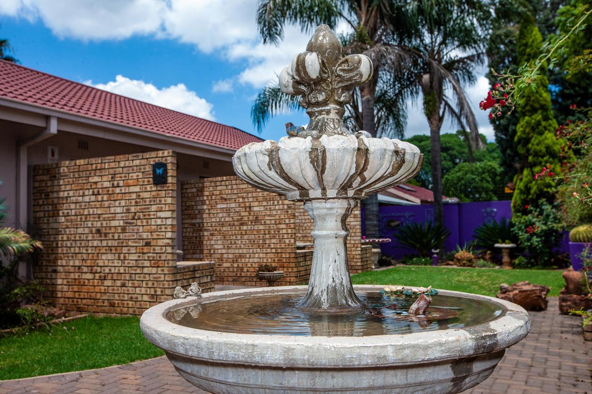 Invite Guest House - Self Catering Accommodation In Vanderbijlpark Luaran gambar